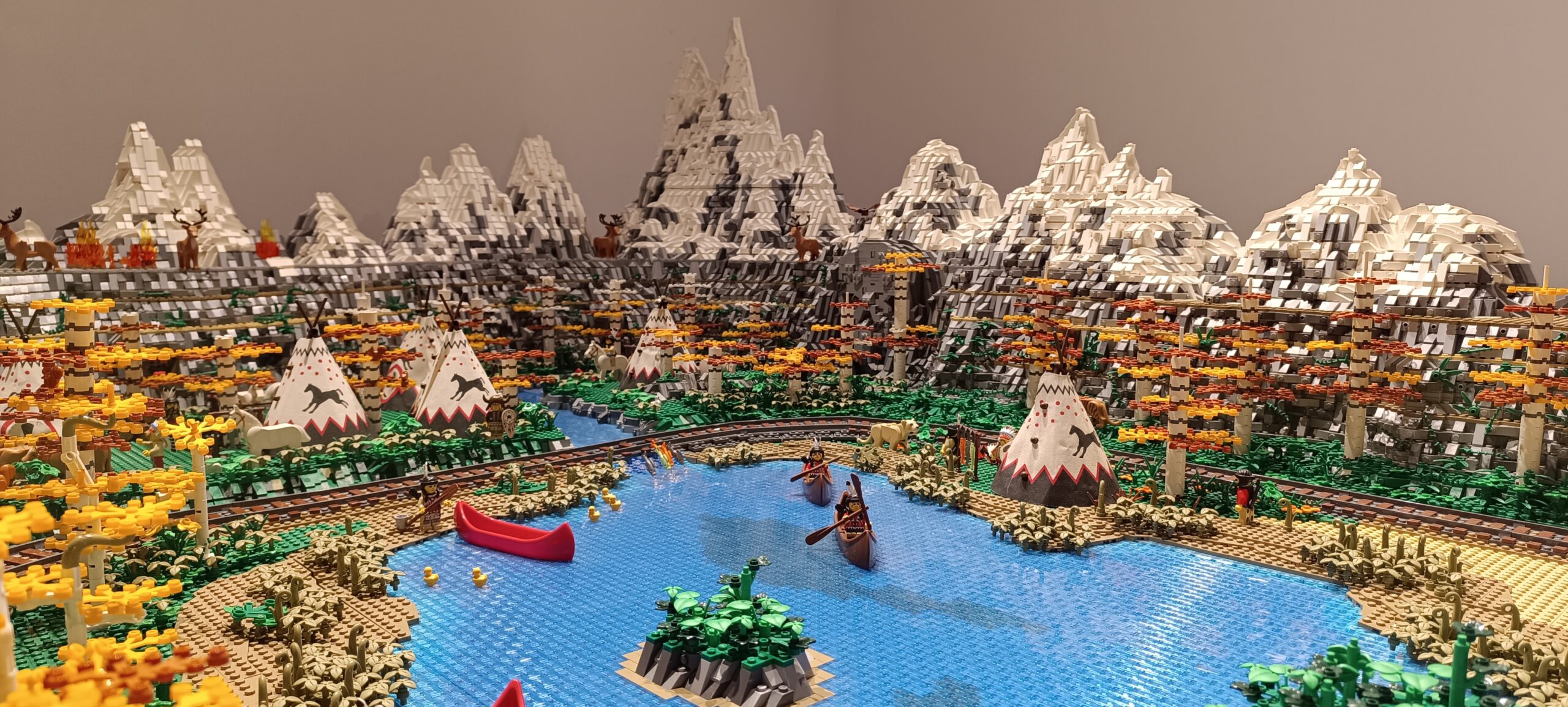 Maqueta Western de gran formato construida con 525.000 piezas